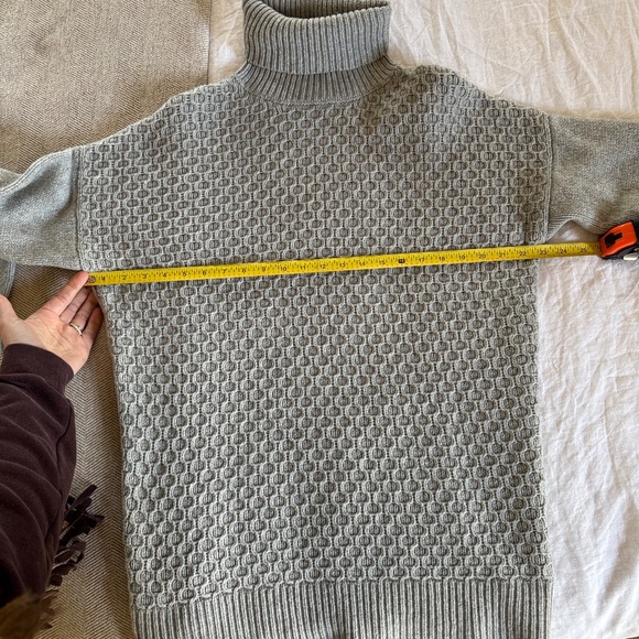 Like New 100% wool designer Demylee Sweater $370 - Picture 11 of 12